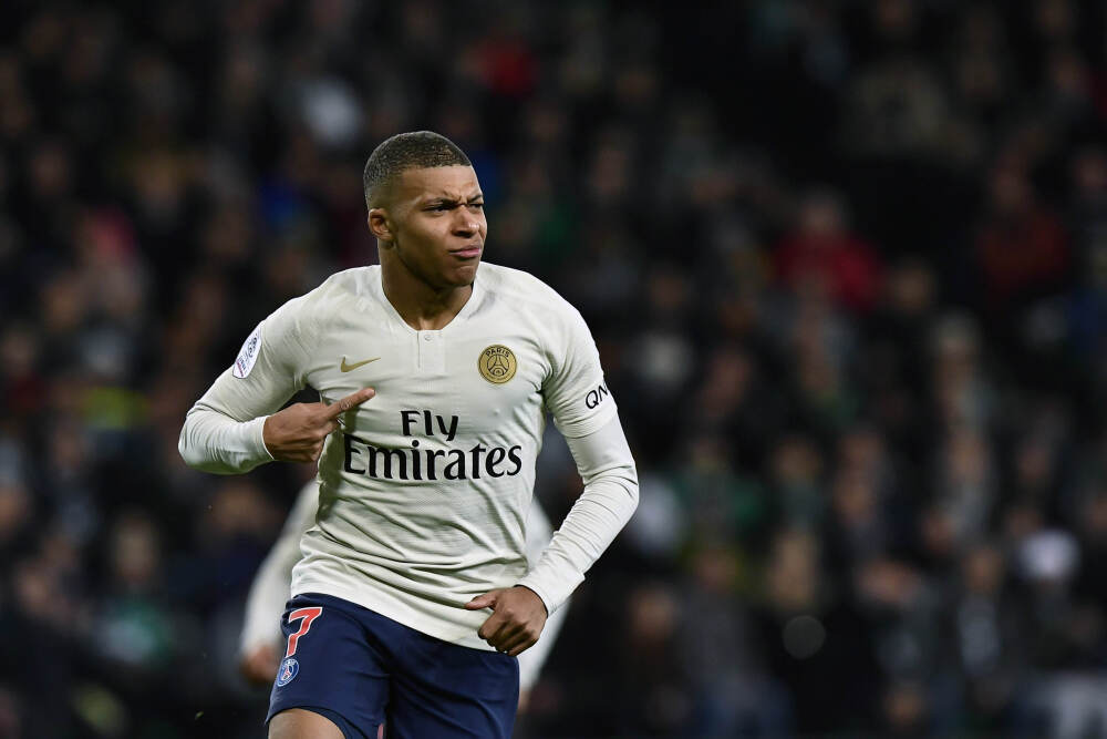 第一也是自己！拜仁今年德甲打进107球，单一自然年历史第二